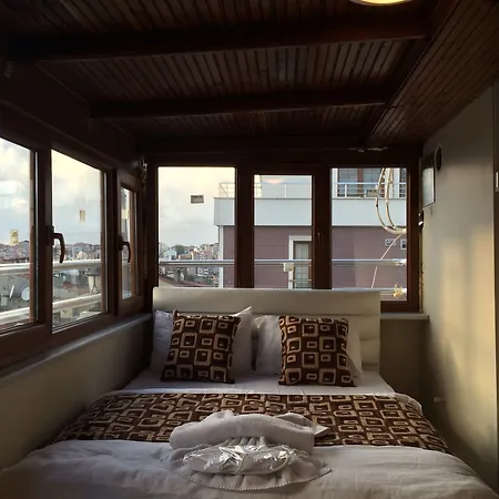 Apartament Black Bird *